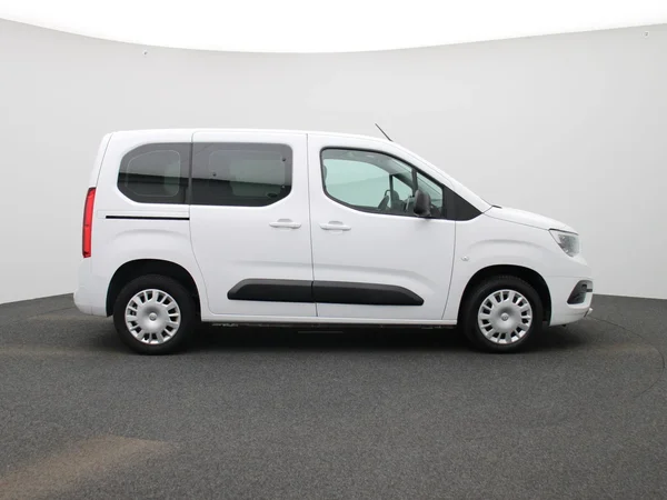 Opel Combo Life (2023) — foto 32 van 34