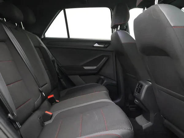 VOLKSWAGEN T-Roc (2021) — foto 25 van 30