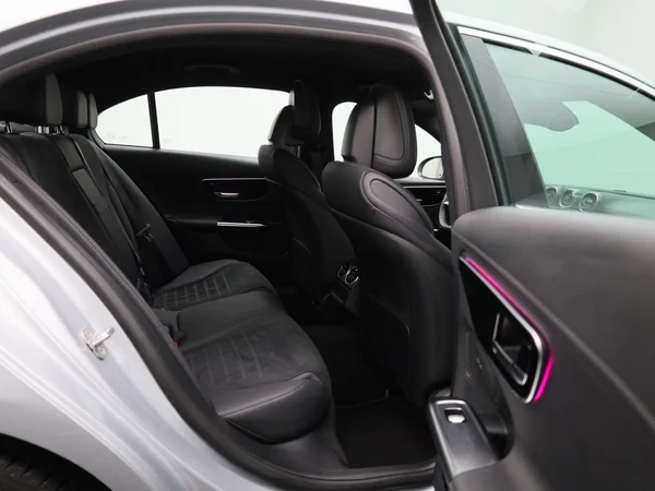 Mercedes-Benz C-Klasse (2025) — foto 38 van 50