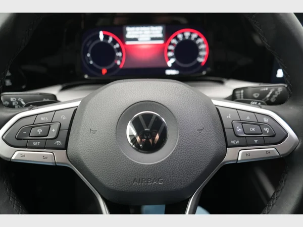 VOLKSWAGEN Golf VIII eHybrid (PHEV) (2020) — foto 19 van 31