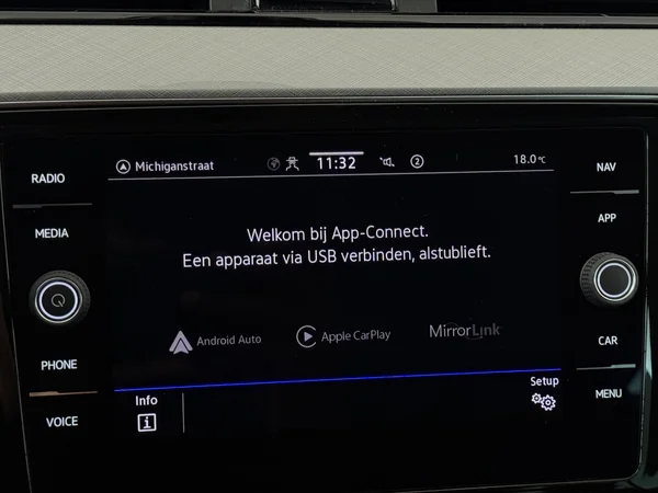 VOLKSWAGEN Passat Variant (2022) — foto 13 van 33
