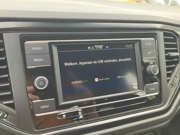 VOLKSWAGEN T-Roc (2021) — foto 14 van 21