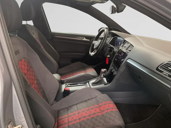 VOLKSWAGEN Golf VII GTI (2019) — foto 8 van 22
