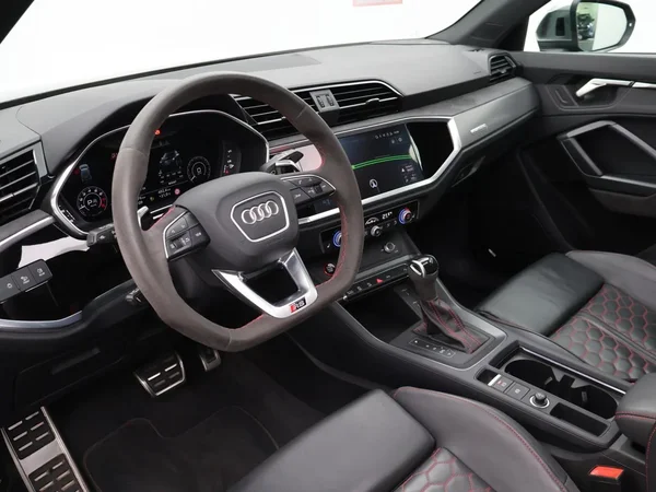 Audi RSQ3 (2023) — foto 23 van 29