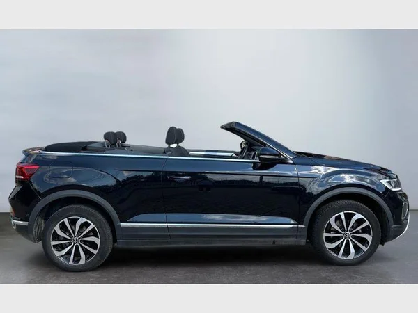 Volkswagen T-Roc Cabriolet (2023) — foto 31 van 36