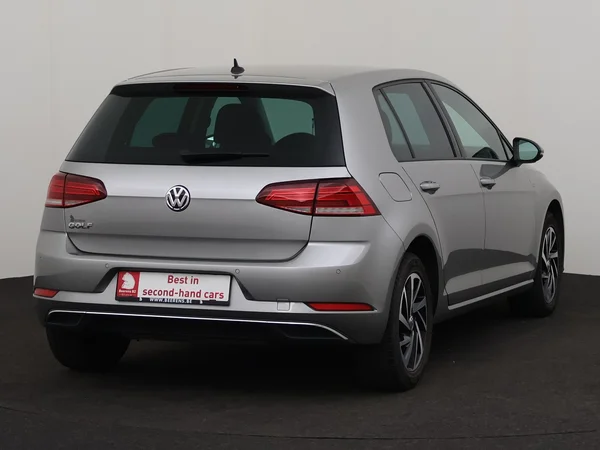 VOLKSWAGEN Golf (2018) — foto 21 van 27