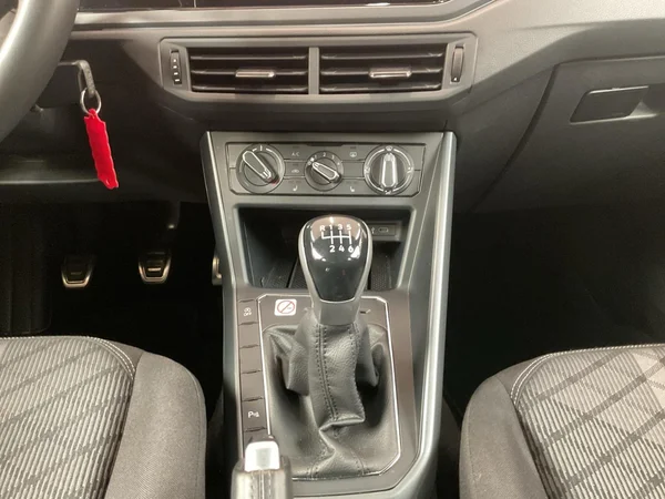 VOLKSWAGEN Taigo (2025) — foto 3 van 22