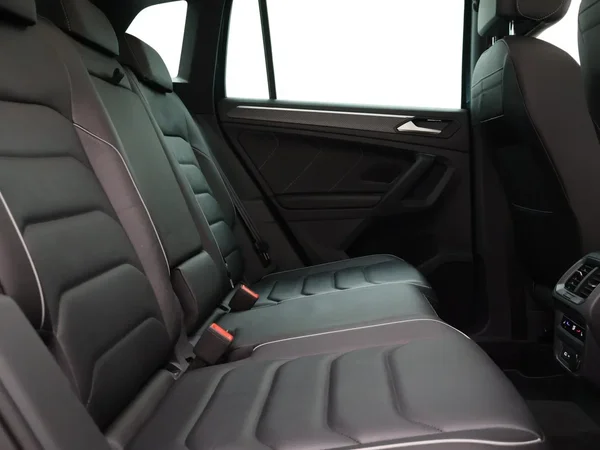 Volkswagen Tiguan (2021) — foto 31 van 33