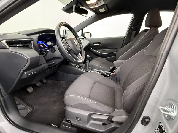 TOYOTA Corolla (2022) — foto 7 van 27