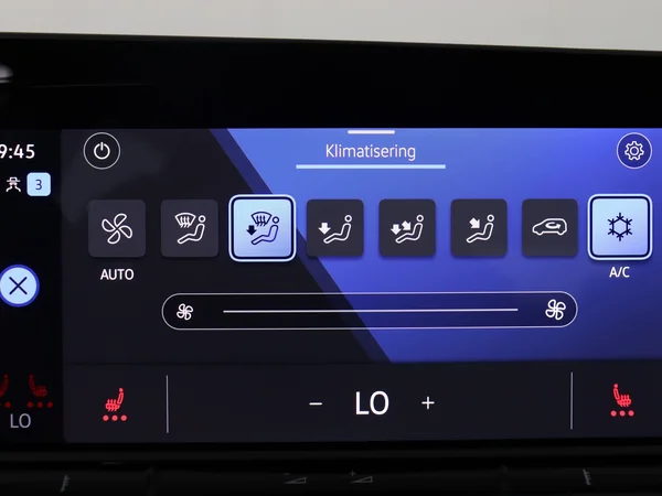VOLKSWAGEN Golf Variant (2024) — foto 19 van 30