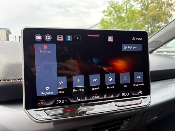 CUPRA Born (2024) — foto 13 van 23