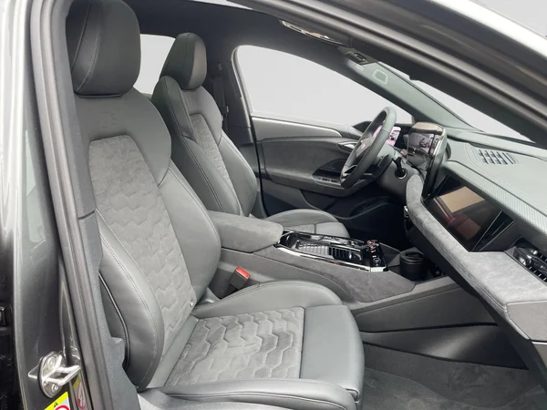 AUDI A6 Avant e-tron (2025) — foto 23 van 24