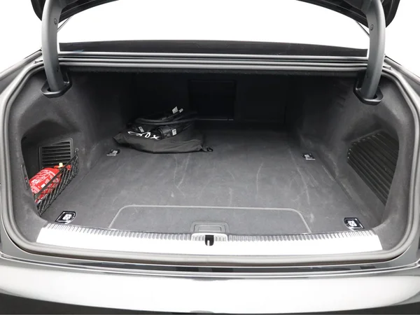 AUDI A8 Long PHEV (2023) — foto 2 van 25
