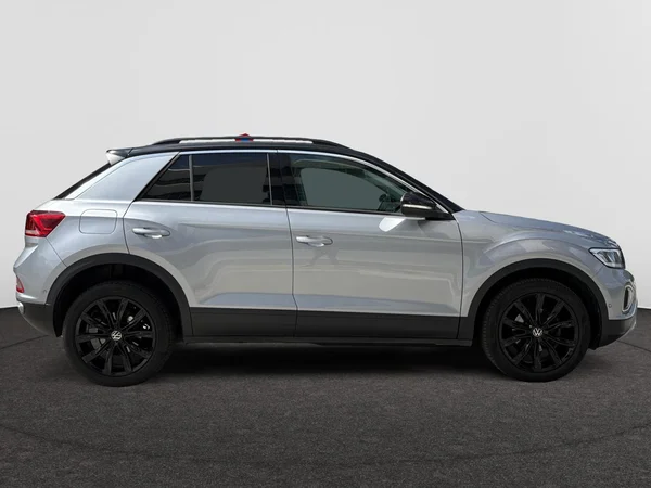 VOLKSWAGEN T-Roc (2023) — foto 21 van 24