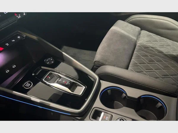 Audi A3 Sedan (2025) — foto 9 van 27