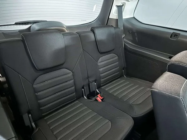 Ford Galaxy (2024) — foto 15 van 17