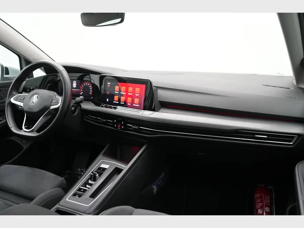 VOLKSWAGEN Golf VIII eHybrid (PHEV) (2021) — foto 23 van 32
