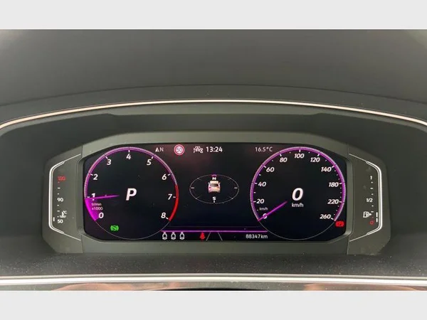 Volkswagen Tiguan (2021) — foto 8 van 27