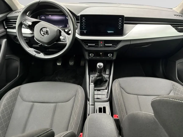 SKODA Kamiq (2023) — foto 5 van 24