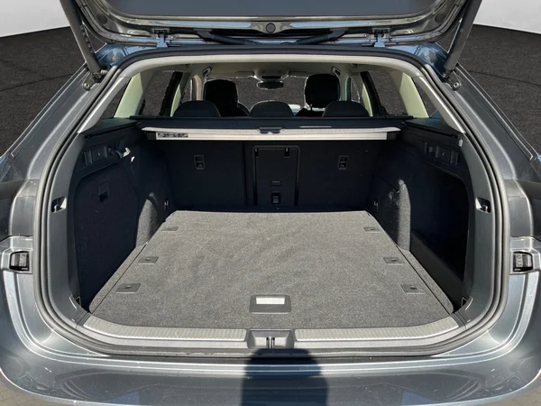 SKODA Superb Combi (2025) — foto 2 van 23