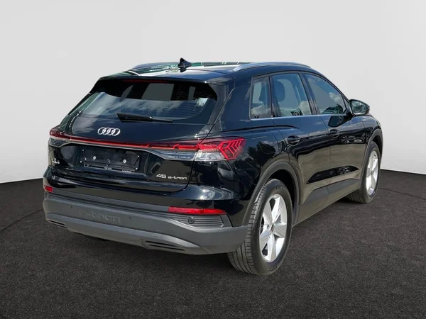 AUDI Q4 e-tron (2025) — foto 12 van 22