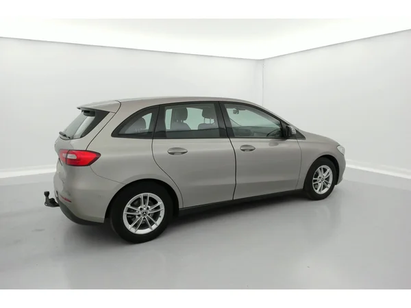 MERCEDES-BENZ B 180 (2020) — foto 31 van 36