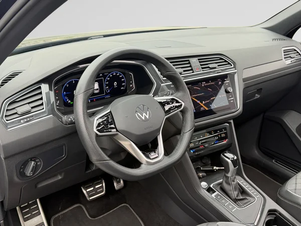 VOLKSWAGEN Tiguan (2023) — foto 10 van 23