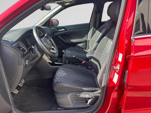 VOLKSWAGEN T-Cross (2024) — foto 24 van 24