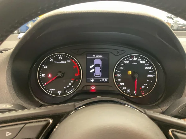 AUDI Q2 (2019) — foto 6 van 24