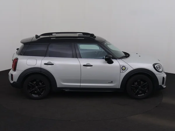 MINI Cooper SE Countryman (2021) — foto 30 van 34