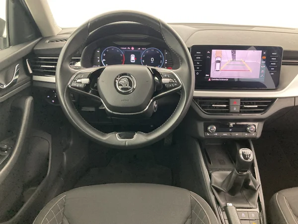 SKODA Kamiq (2023) — foto 10 van 36
