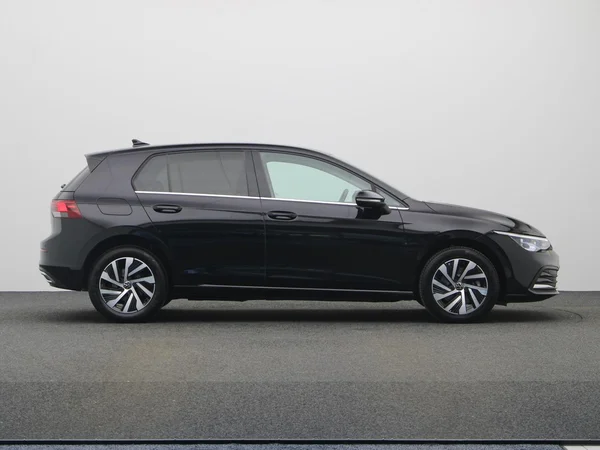 VOLKSWAGEN Golf VIII (2024) — foto 18 van 20