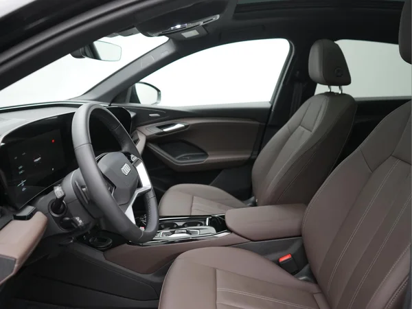 AUDI Q6 Sportback e-tron (2025) — foto 2 van 34