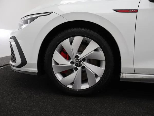 Volkswagen Golf (2024) — foto 22 van 25