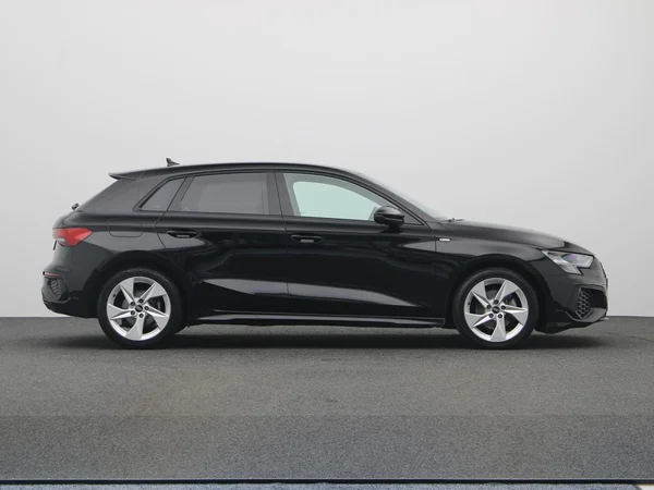 AUDI A3 Sportback (2022) — foto 18 van 20
