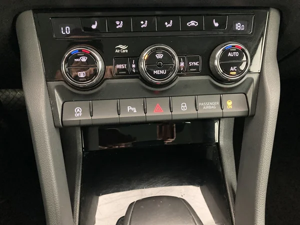 SKODA Kodiaq (2022) — foto 11 van 36