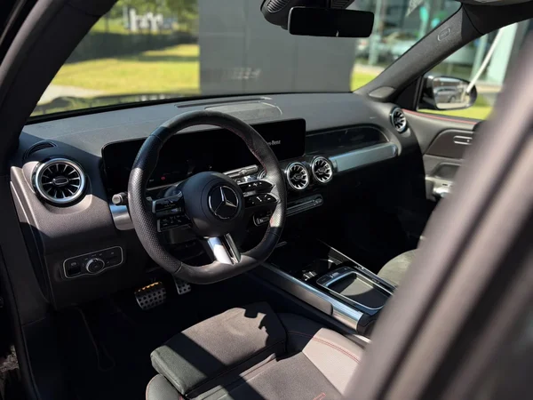 Mercedes-Benz GLB (2024) — foto 4 van 23