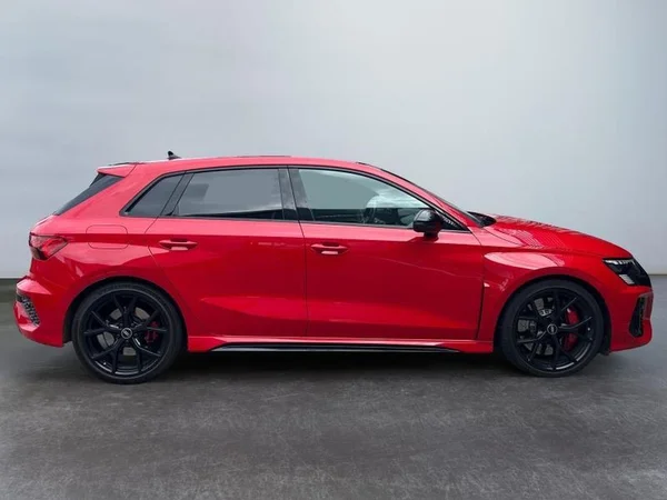 AUDI RS3 Sportback (2022) — foto 34 van 43