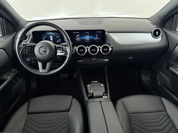 MERCEDES GLA 250 (2022) — foto 31 van 31
