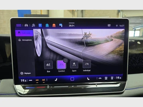Volkswagen Tiguan (2024) — foto 16 van 30