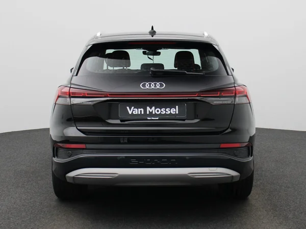Audi Q4 e-tron (2023) — foto 40 van 43