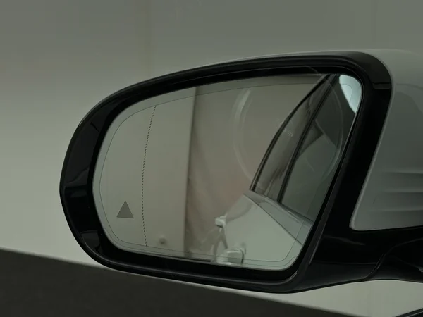 MERCEDES E 300 (2020) — foto 20 van 31