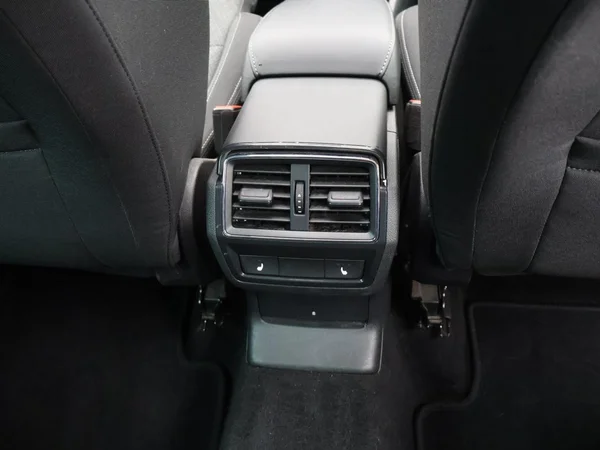 SKODA Karoq (2022) — foto 27 van 28