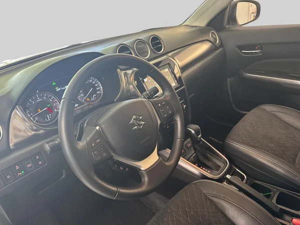 Suzuki Grand Vitara (2024) — foto 19 van 19