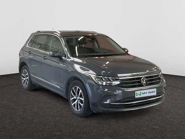 VOLKSWAGEN Tiguan (2022) — foto 18 van 20