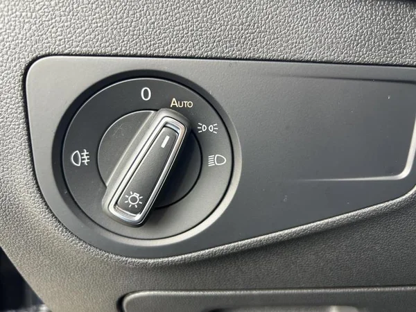 VOLKSWAGEN Tiguan (2021) — foto 26 van 32