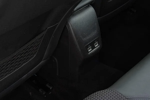Peugeot E-208 (2021) — foto 13 van 36