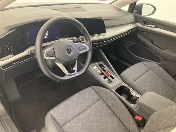 VOLKSWAGEN Golf Variant VIII (2021) — foto 29 van 36