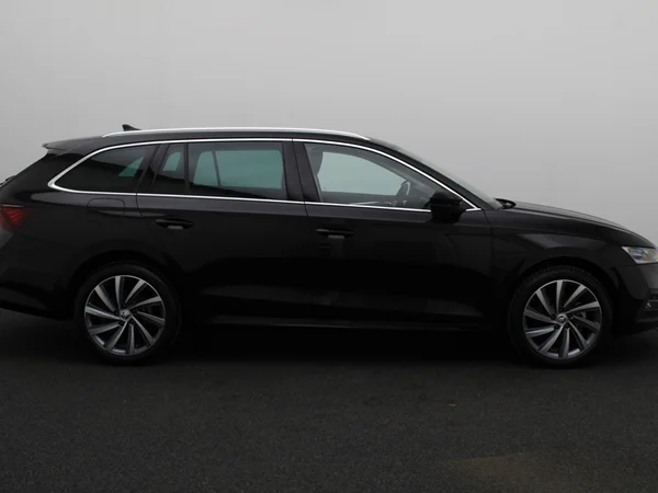 SKODA Octavia Combi (2024) — foto 7 van 24