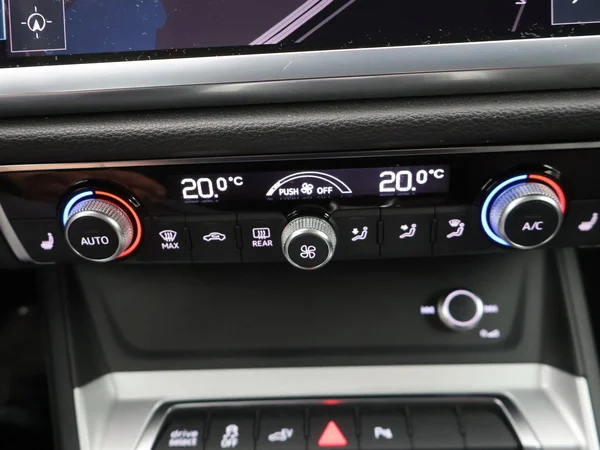 AUDI Q3 PHEV (2023) — foto 15 van 27